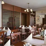 Ramada Hotell