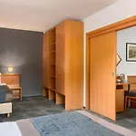 Ramada 호텔 4*