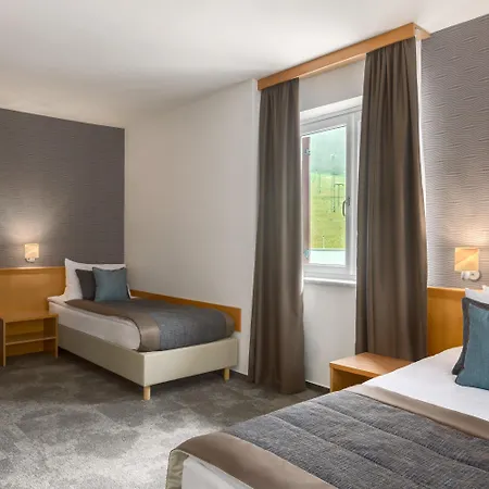 Ramada Hotel 4*