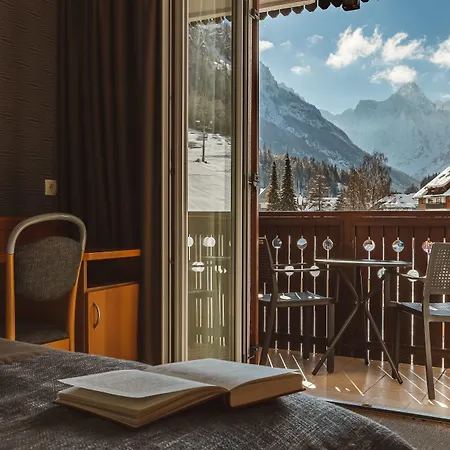 Отель Ramada 4*